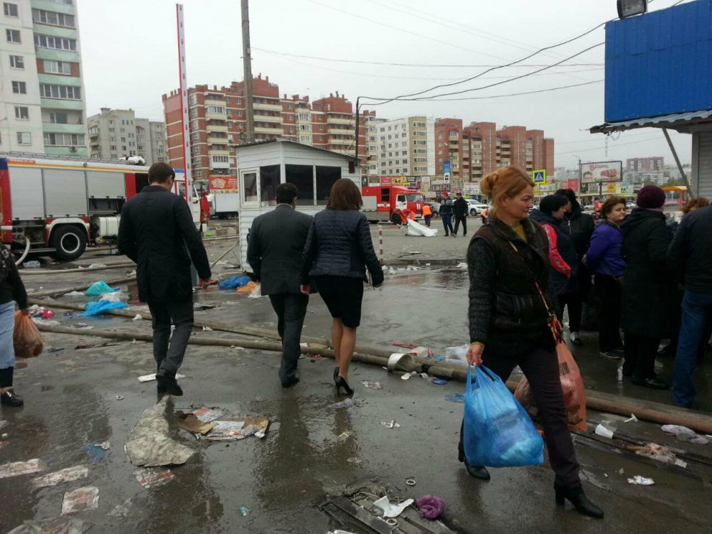 В тушении огня были задействованы свыше 400 человек и 50 единиц техники.