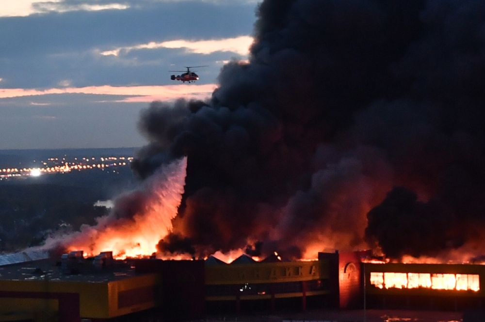 8 октября. Пожар в торговом центре «Синдика» в районе Строгино.
