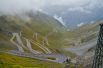 Перевал Стельвио расположен в Италии на высоте 2757 метров. Шоссе насчитывает семьдесят пять крутых поворотов, из-за чего неоднократно включалось в трассу знаменитой велогонки Джиро д'Италия.