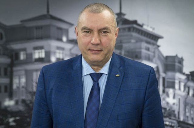 Сергей Фролов продолжает пребывать среди лидеров Сибирского округа. 