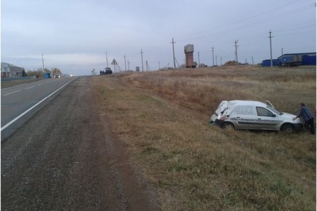 В Шарлыкском районе «Лада» слетела в кювет, пострадал водитель.