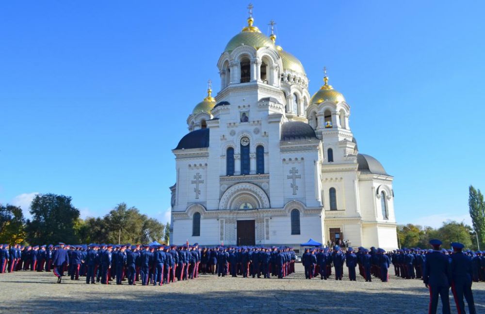 Почти полторы тысяч казаков и казачат съехались на казачий праздник в столицу Донского и мирового казачества.