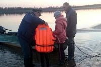 На тюменских болотах спасатели нашли заблудившихся детей и взрослого