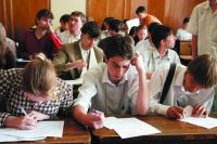 Школам Иркутской области на одного ученика в год выделяется в среднем 1500 рублей на учебные расходы.
