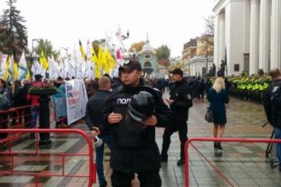 Силовики разрешили активистам забрать аппаратуру для вече под Раду