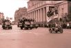 1957 год. Колонна автомобилей с делегатами фестиваля движется от ВДНХ к Центральному стадиону имени В.И.Ленина