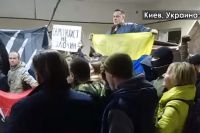 Радикалы захватили Святошинский райсуд Киева.