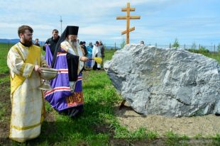 Храм в посёлке Уренгой подняли до 15 метров