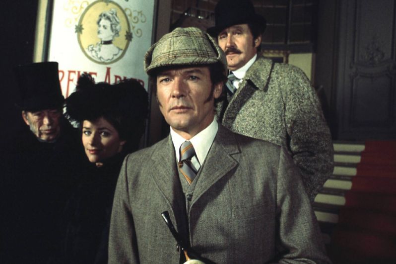 Роджер Мур («Шерлок Холмс в Нью-Йорке», 1976).