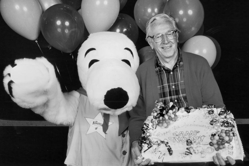 3 место. Американский художник Чарльз Шульц, автор серии комиксов Peanuts, скончался в 2000 году. Доход от продажи прав на использование созданных им произведений составил 38 миллионов долларов.