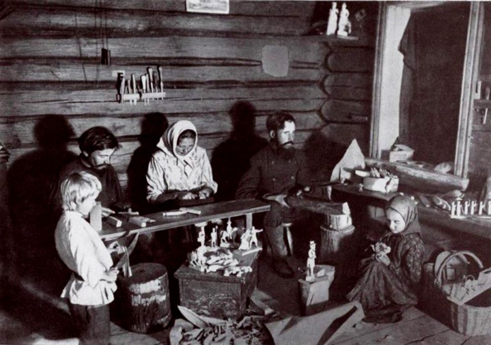 Типичная многодетная семья в России.