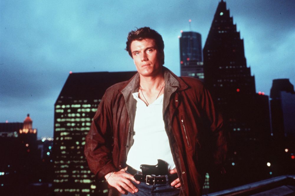 В фантастическом боевике «Ангел тьмы» (1990) Лундгрен исполнил роль детектива Джека Кейна.