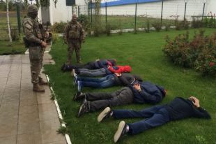 В Полтавской области задержали 40 рейдеров, пытавшихся захватить агрофирму