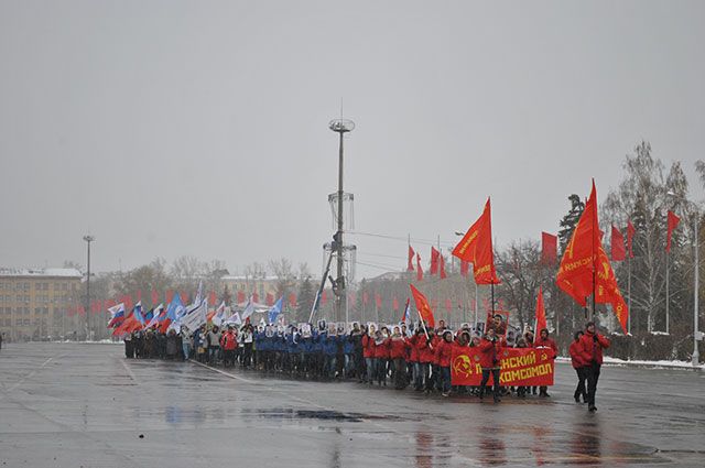 В Новосибирске пройдут шествия, митинги, концерты и другие мероприятия в честь 100-летия Октября.