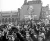 Во время демонстрации трудящихся на Красной площади в день празднования 43-ей годовщины Великой Октябрьской Социалистической революции. 7 ноября 1960 года.