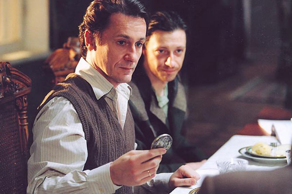 В сериале «Доктор Живаго» по роману Бориса Пастернака (2006) Меньшиков сыграл врача-интеллигента Юрия Живаго.