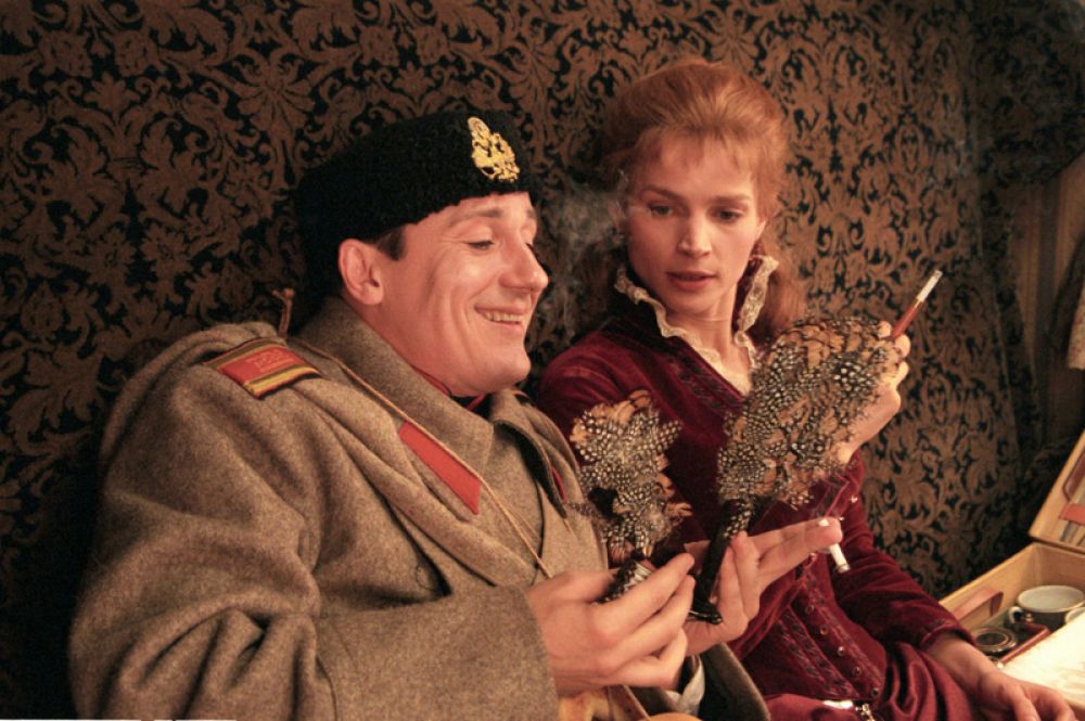 В 1998 году Меньшиков снялся в фильме Никиты Михалкова «Сибирский цирюльник», он сыграл юнкера Андрея Толстого.