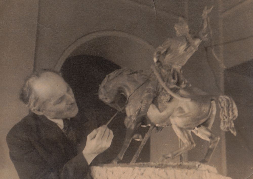 Первая демонстрация модели памятника Салавату Юлаеву, Уфа, 1943 год.
