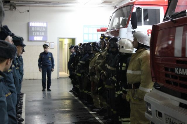 На помощь коллегам в Ижевск было направлено 100 подготовленных специалистов и 11 единиц техники. 