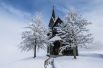 7 ноября. Заснеженная часовня после первого снегопада в австрийской деревне Тульфес.