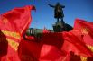 7 ноября. Митинг сторонников коммунистической партии России в годовщину Октябрьской революции в Санкт-Петербурге.