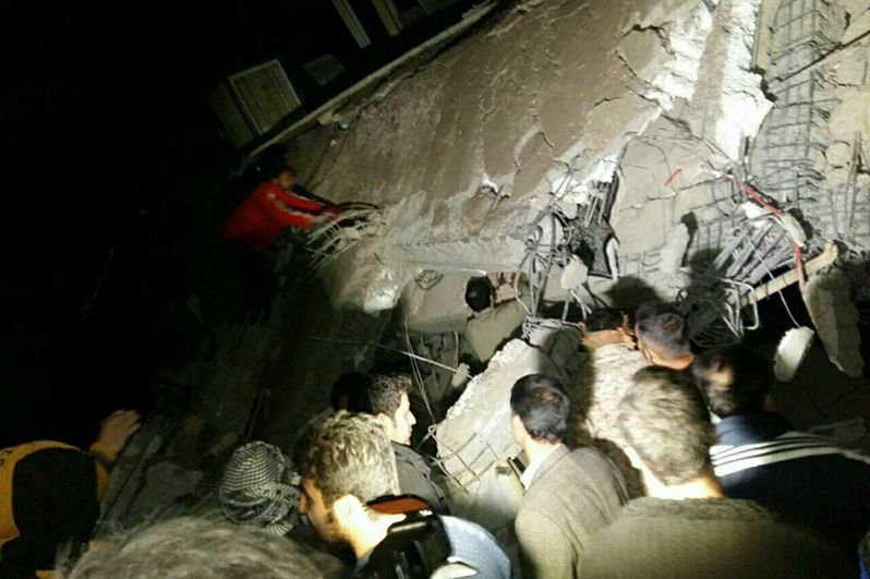 Последствия землетрясения на границе Ирана и Ирака.