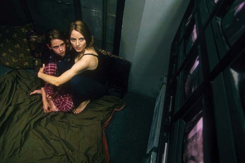 В 2002 году снялась в фильме «Комната страха» Дэвида Финчера.