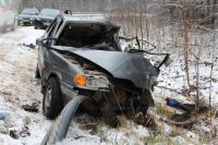 В результате аварии находящийся за рулём ВАЗа мужчина 1989 года рождения погиб.
