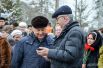 Экс-губернатор Свердловской области Эдуард Россель (слева) встретил главу администрации Екатеринбурга Александра Якоба.
