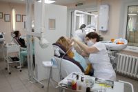 Жительница Калининграда засудила стоматолога за выпавшие зубные коронки. 