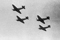 Самолеты эскадрильи «Нормандия-Неман» идут на выполнение боевого задания. 1943 год.