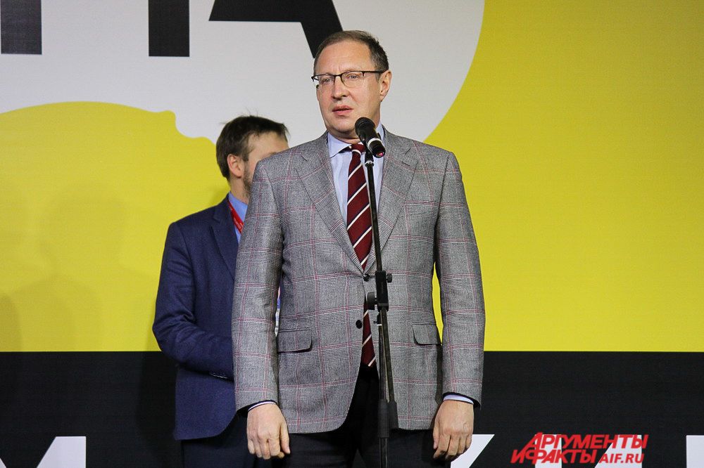 Глава города Дмитрий Самойлов принял участие в церемонии награждения кинофестиваля.