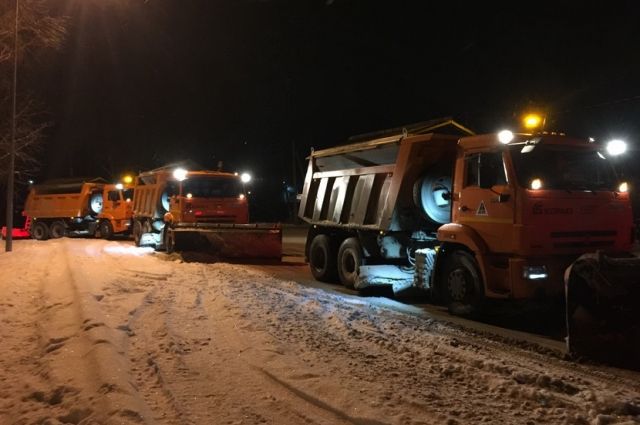 С начала сезона с кемеровских улиц вывезли 60 000 кубометров снега.