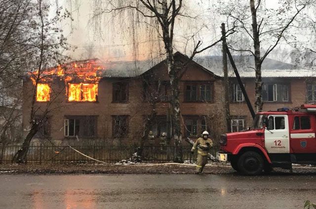 В череде пожаров на Среднем посёлке сгорел один из домов на улице Клубной. 