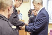 В зале суда Виталию Шувалову надели наручники и взяли под стражу.