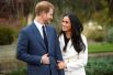 27 ноября. Британский принц Гарри и Меган Маркл на официальной фотосесии в Белом саду Кенсингтонского дворца после объявления о своей помолвке.