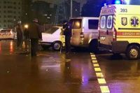 В Киеве столкнулись два автомобиля: есть пострадавший