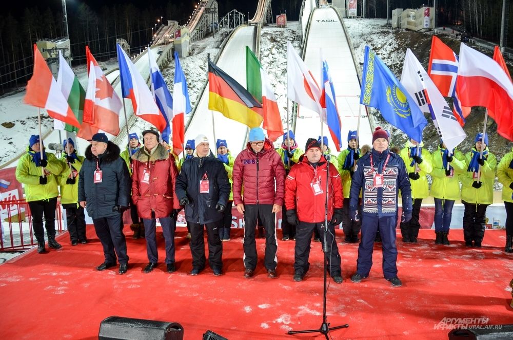 Открытие этапа Кубка мира по прыжкам на лыжах с трамплина в Нижнем Тагиле.