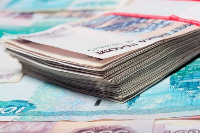 Мужчина перевел мошенники на телефон 10 тысяч рублей