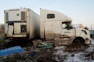 Всё, что осталось от остановки после смертельного ДТП.