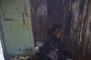 В Первомайском районе на пожаре спасена 70-летняя старушка.