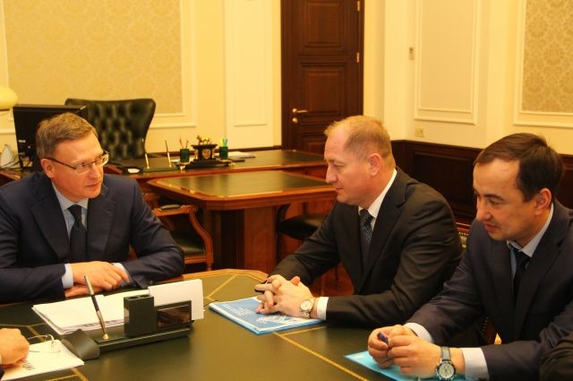 Бурков встретился с гендиректором «МРСК Сибири» Виталием Ивановым. 