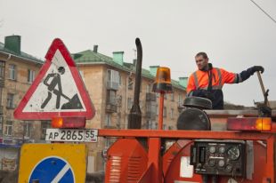 Какие дороги нужно отремонтировать в первую очередь, определяли омичи.