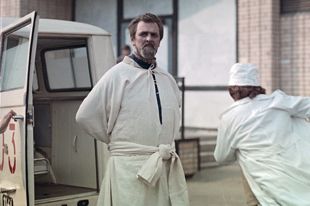Внезапно почувствовали себя самодержцем? Вам к психиатру, Иван Васильевич.