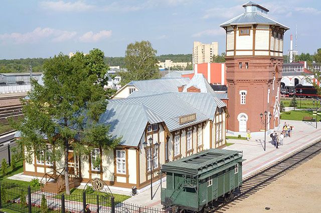 Железнодорожный транспорт в России — Википедия