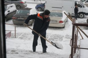 Дорожники работали всю ночь.