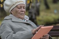Тюменских бабушек и дедушек научат пользоваться смартфонами и планшетами