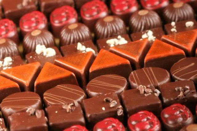 Срок хранения настоящих шоколадных конфет не должен превышать 4 месяцев. 