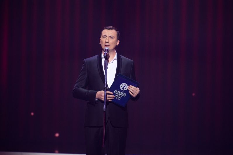 Постоянный гость «Вечернего Квартала» Валерий Жидков своими остроумными шутками заставил смеяться весь зал.