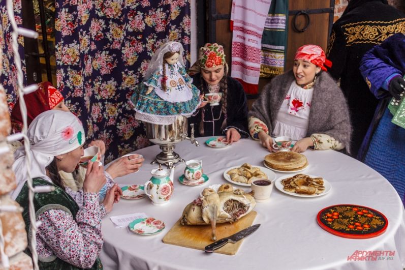 Традиционное татарское чаепитие с зур бэлиш и треугольниками